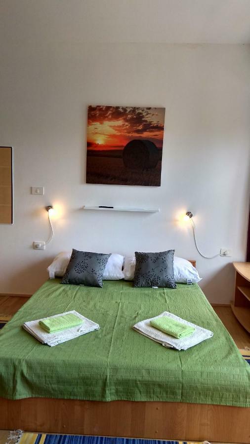 Apartmaji Suhorje Bagian luar foto