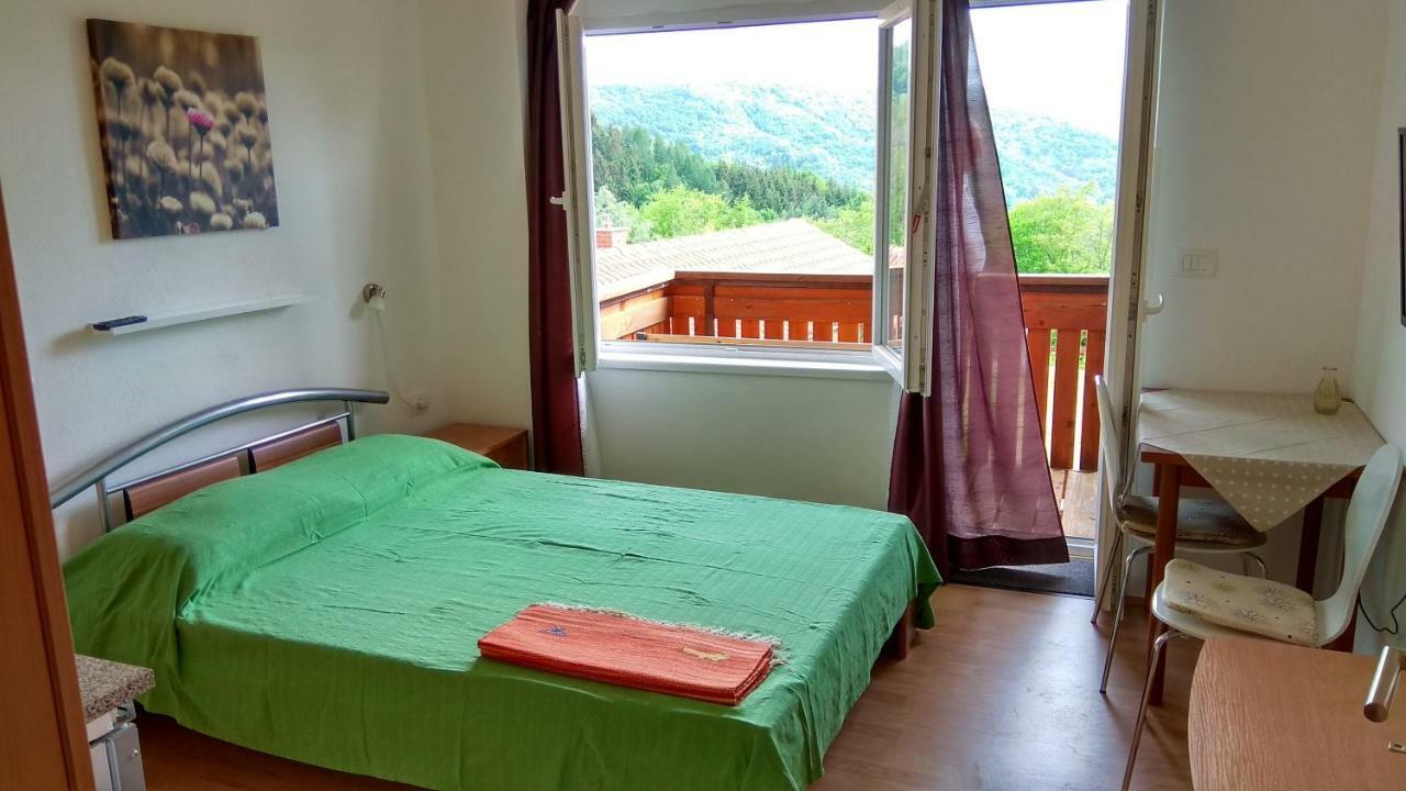 Apartmaji Suhorje Bagian luar foto